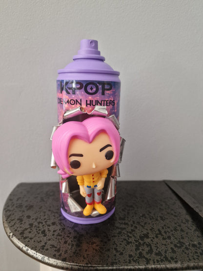 Bombe de peinture custom  – Figurine  romance Kpop demon hunter pop culture artisanale