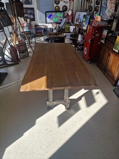 Table industrielle vintage 200 cm – Pieds de machine industrielle anciens & poutres rivetées