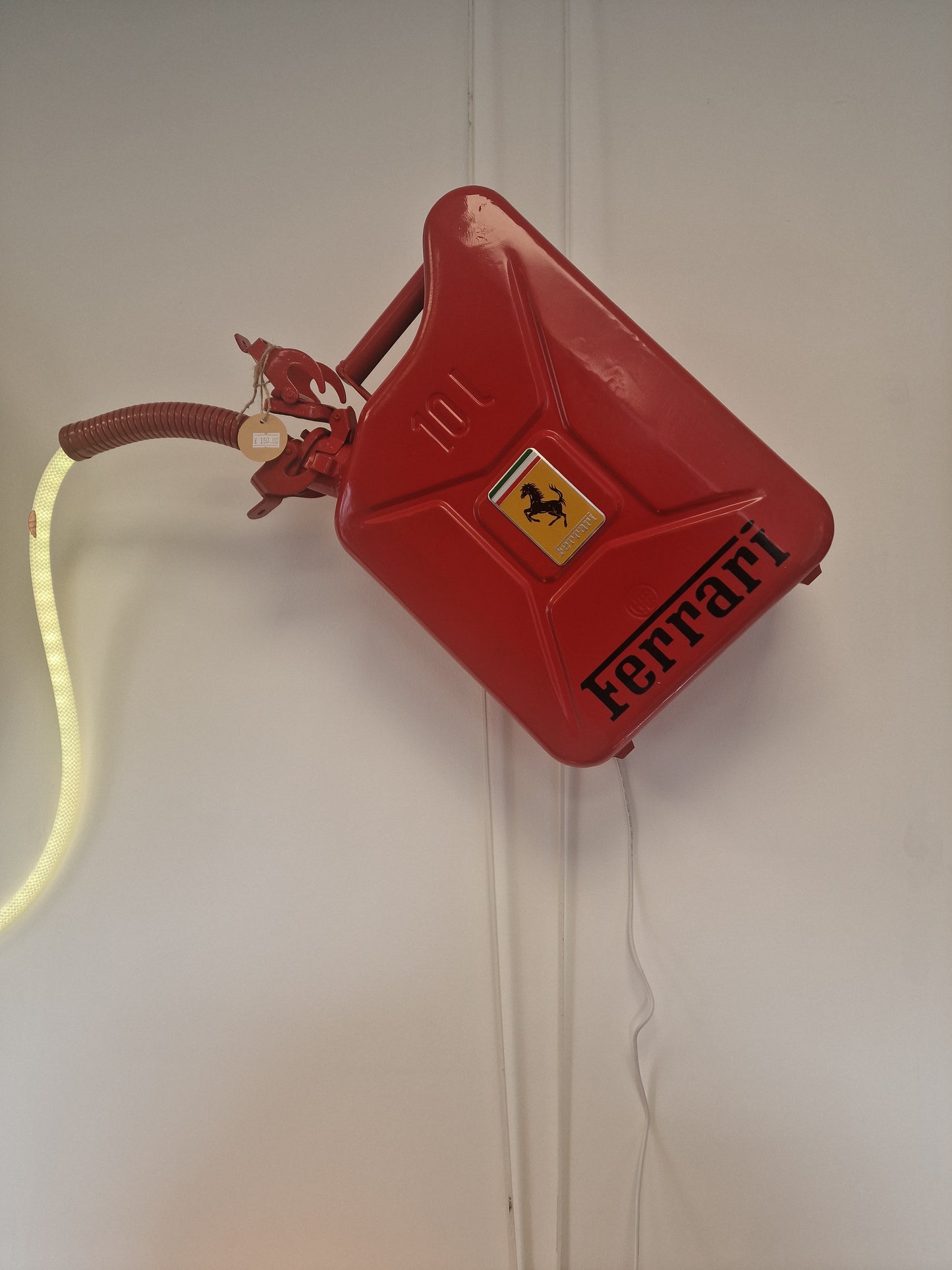 Lampe Jerrycan Ferrari – Luminaire Design RGB Fait Main