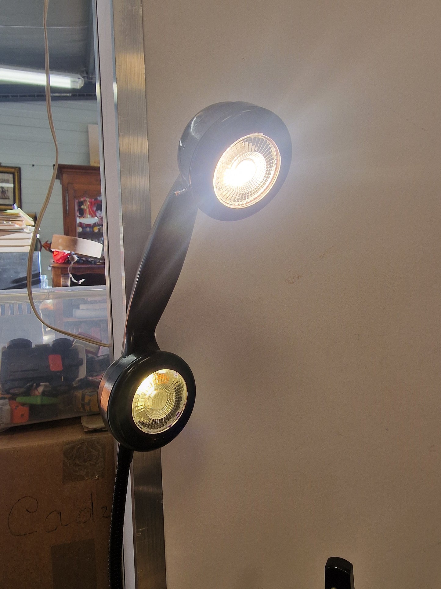 Lampe vintage upcyclée – téléphone  transformé en lampe design industrielle