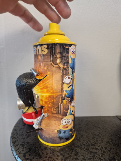 Bombe de peinture custom minions– Figurine des minions England pop culture artisanale