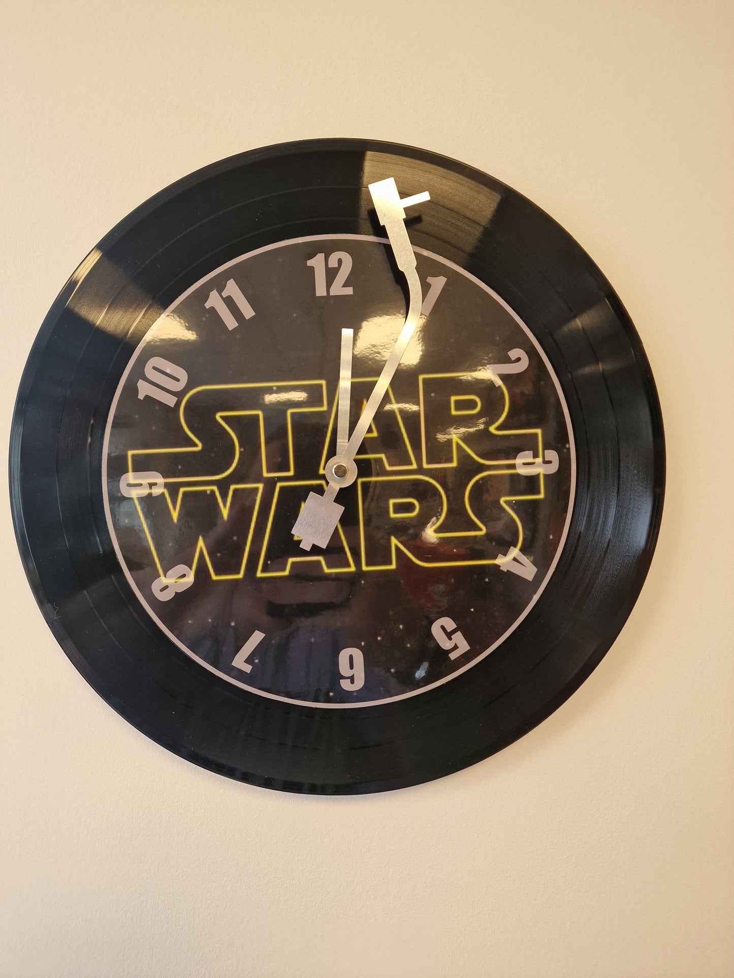 Horloge Vinyle  logo star wars – Une Horloge Vintage Unique pour les Fans de star wars