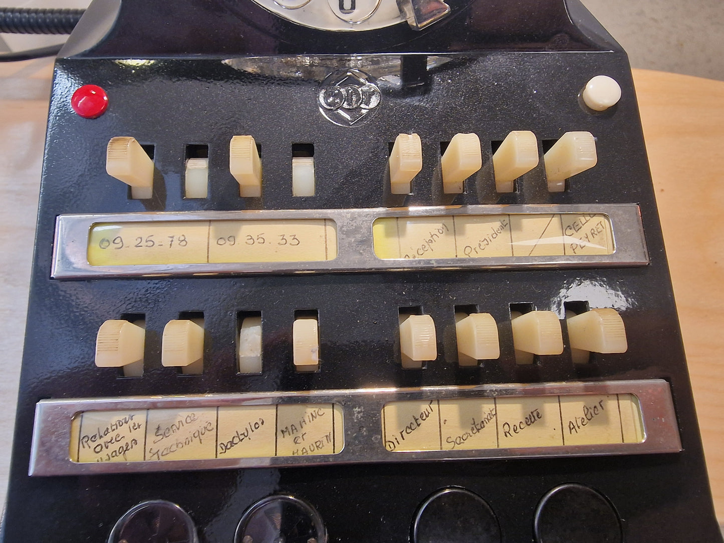 Lampe vintage upcyclée – téléphone  transformé en lampe design industrielle