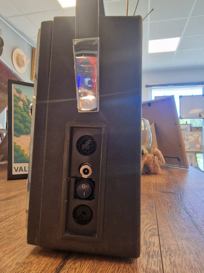 Radio vintage SONORA transformée en enceinte Bluetooth – Batterie rechargeable – Pièce unique