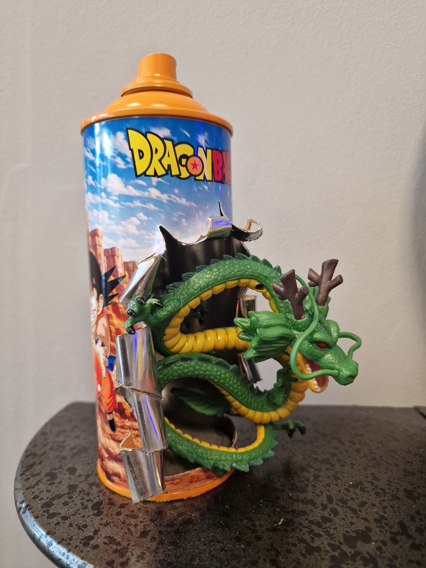 Bombe de peinture custom dragon ball z – Figurine shenron  pop culture artisanale