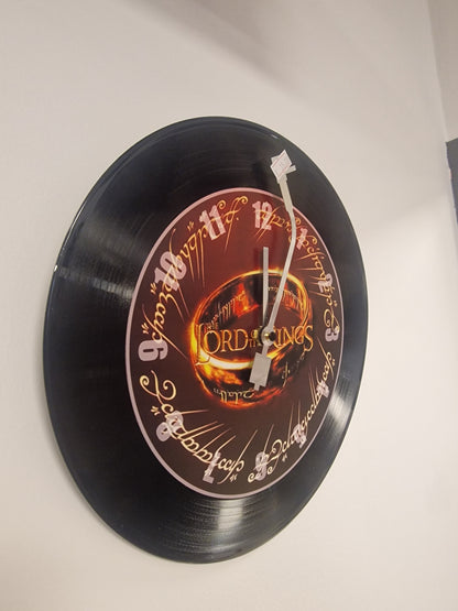 Horloge Vinyle THE LORD OF THE RING – Une Horloge Vintage Unique pour les Fans de THE LORD OF THE RING