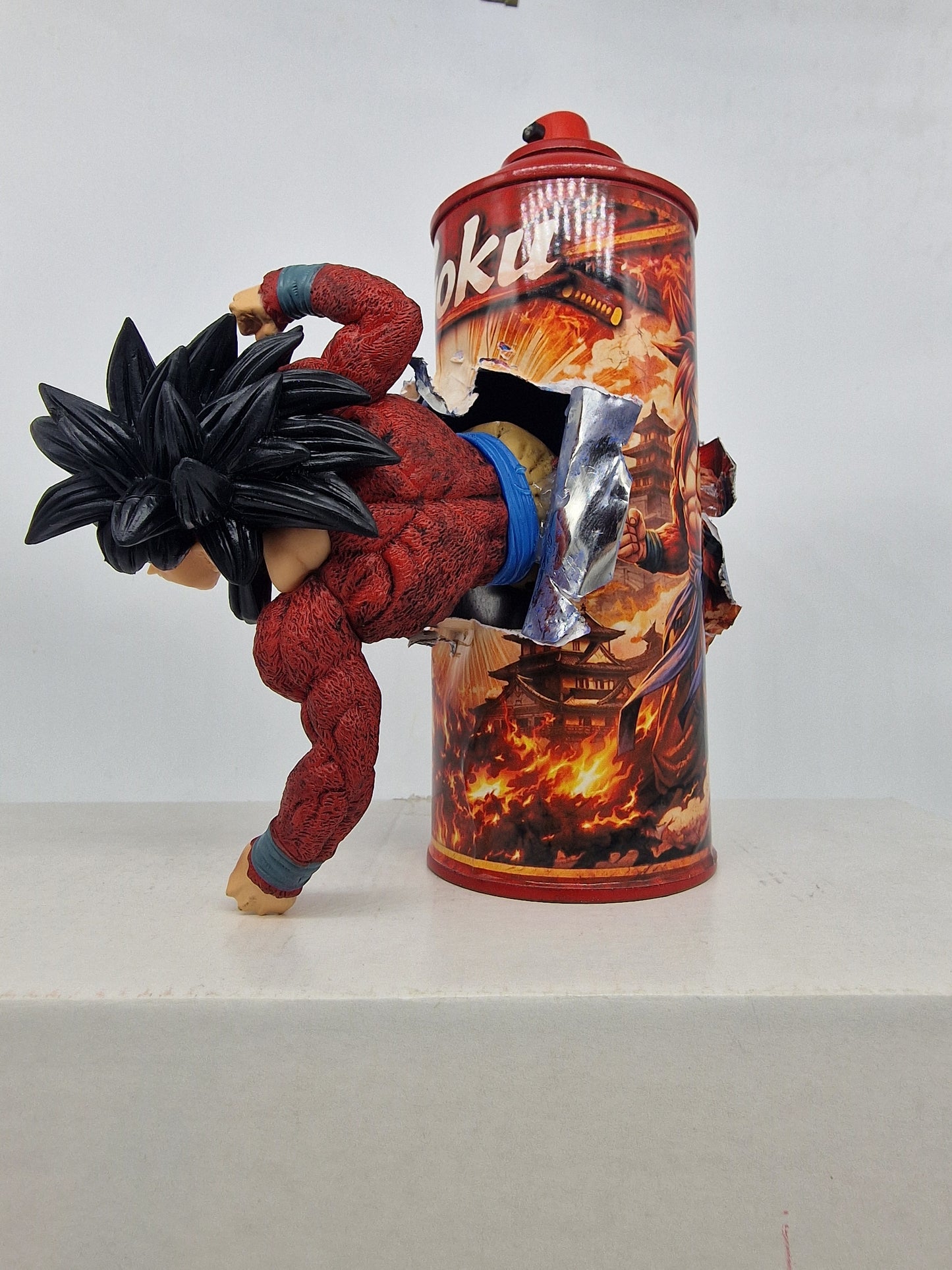 Bombe de peinture custom dragon ball z – Figurine sangoku pop culture artisanale