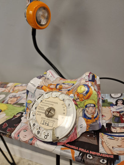 Lampe Téléphone Vintage Naruto – Ancien Téléphone Transformé en Lampe Design Manga