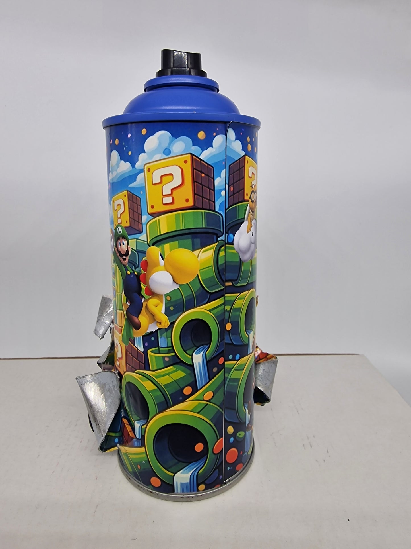 Bombe de peinture custom nintendo  – Figurine mario pop culture artisanale