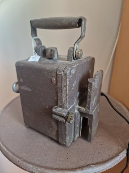 Lampe industrielle sncf vintage   – Création artisanale unique