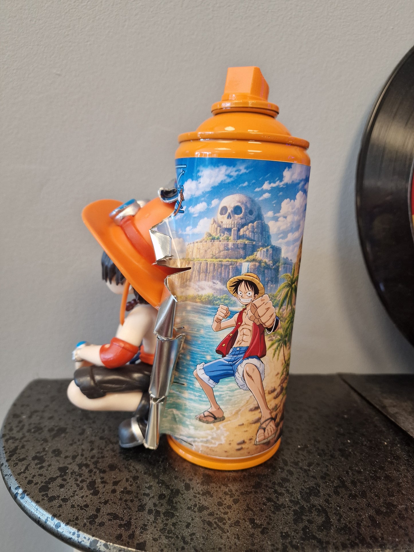 Portgas D. AceOne Piece – Bombe de peinture customisée – Décoration manga – Figurine – Création artisanale