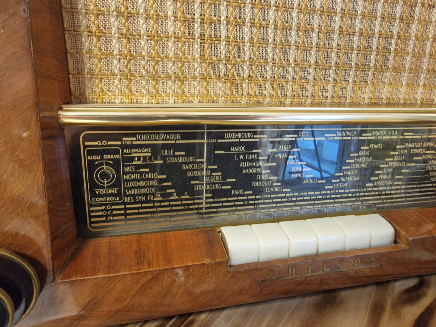 Radio Philips vintage FM fonctionnelle – Enceinte Bluetooth intégrée – Boîtier bois – Radio ancienne restaurée rétro déco