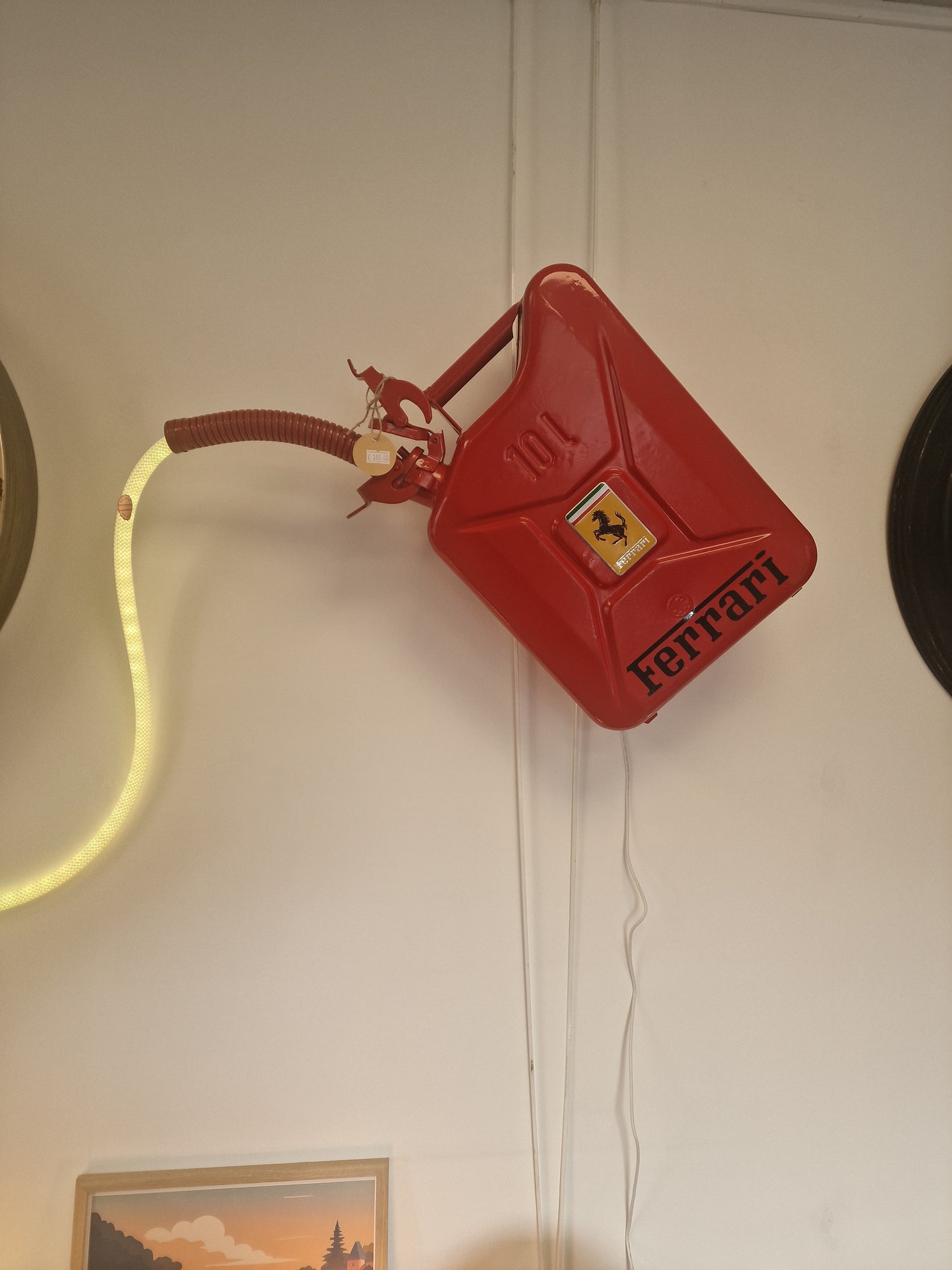 Lampe Jerrycan Ferrari – Luminaire Design RGB Fait Main