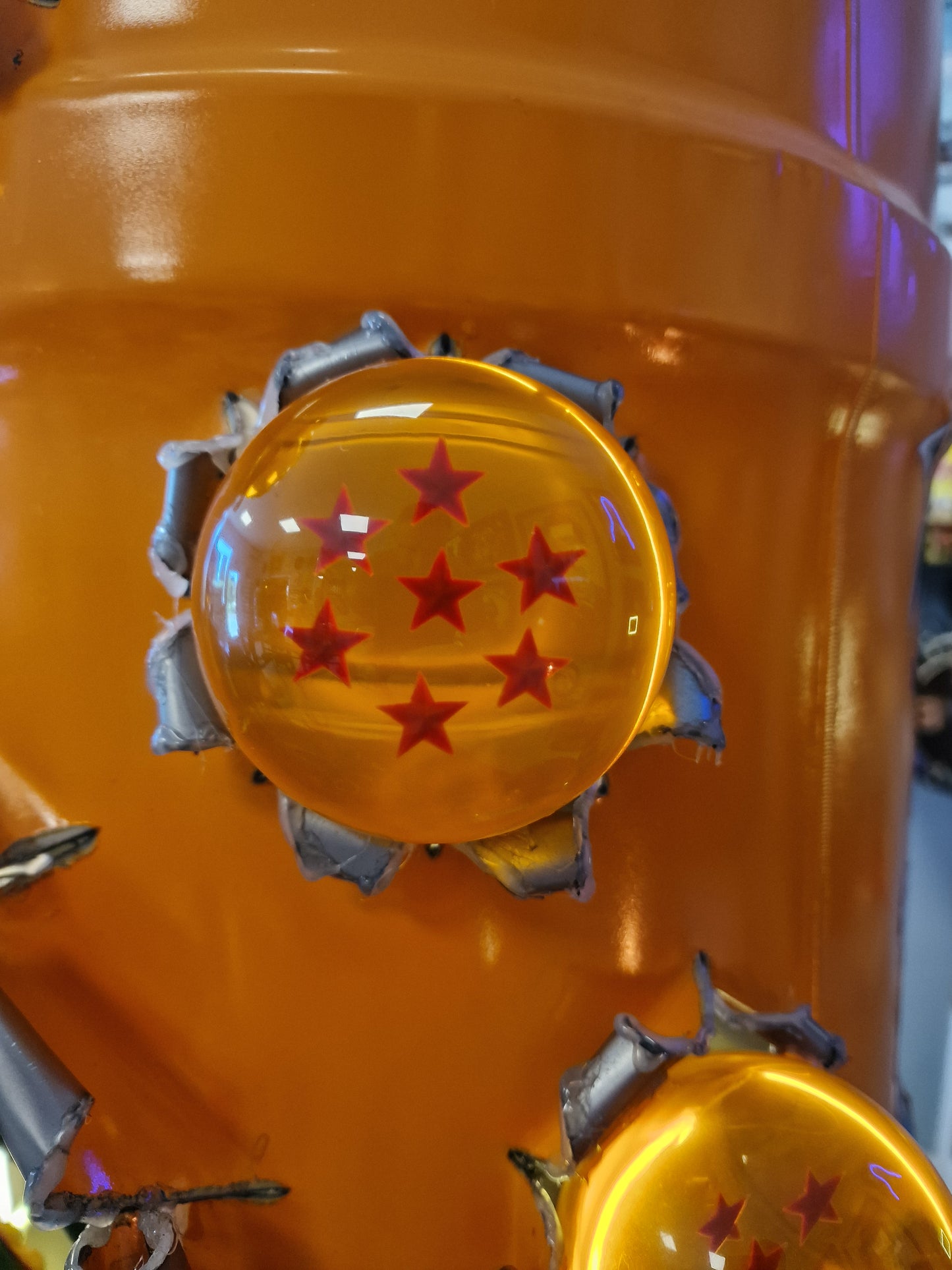 Table d'appoint Dragon Ball Z Shenron – Bidon 60L fait main avec 7 Boules de Cristal