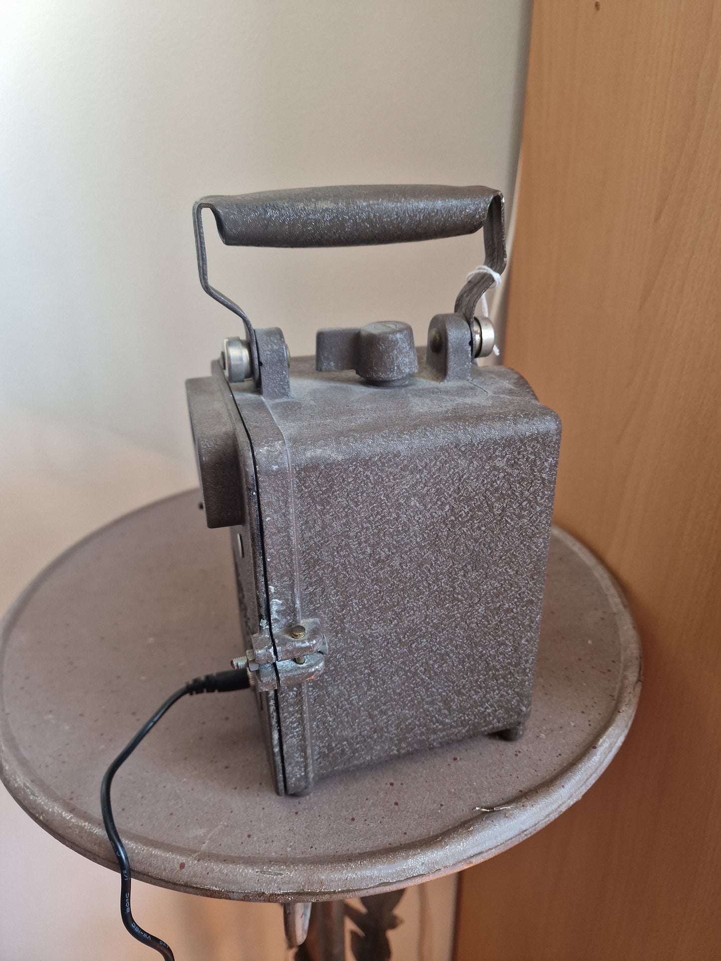 Lampe industrielle sncf vintage   – Création artisanale unique