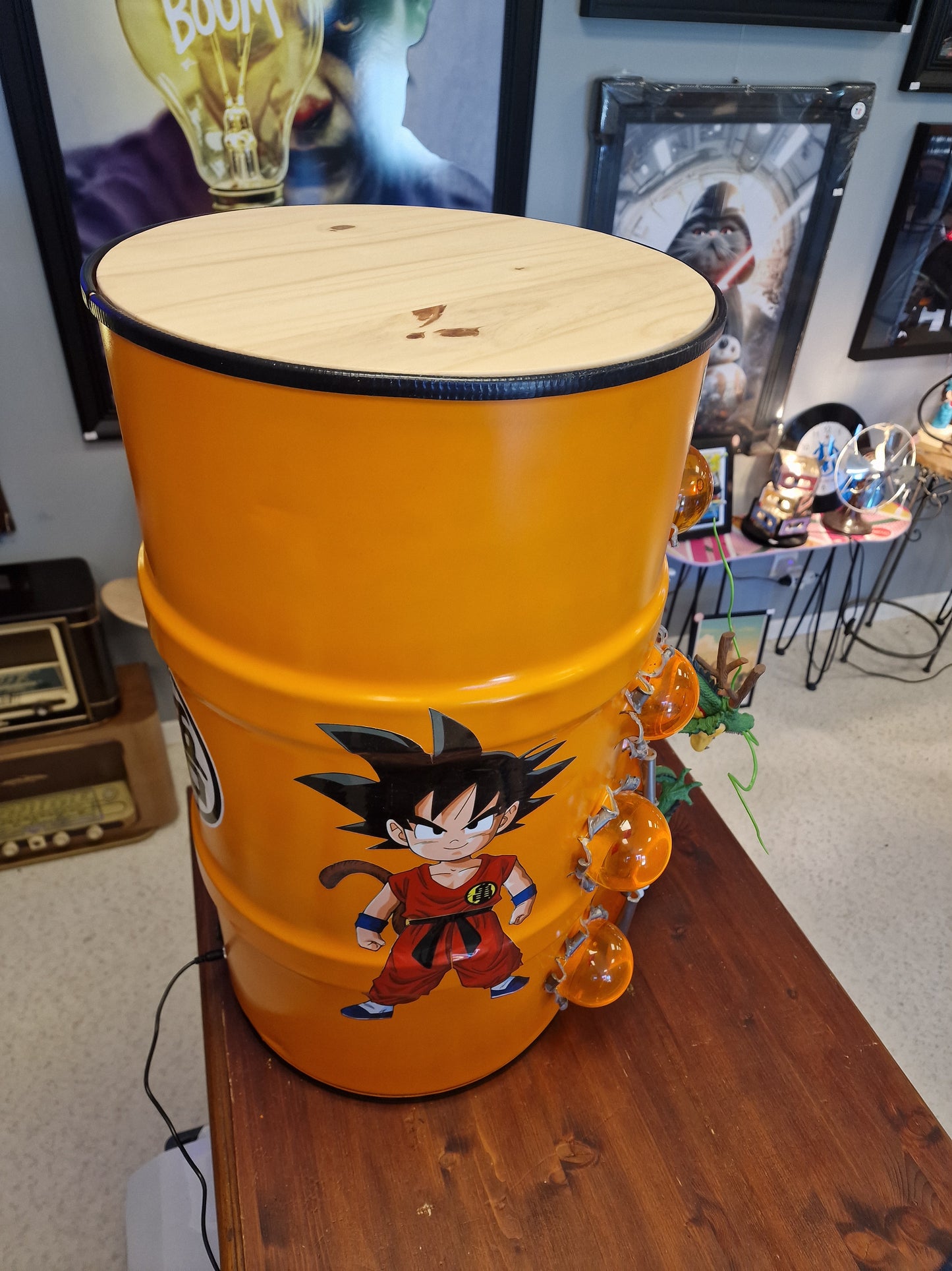 Table d'appoint Dragon Ball Z Shenron – Bidon 60L fait main avec 7 Boules de Cristal