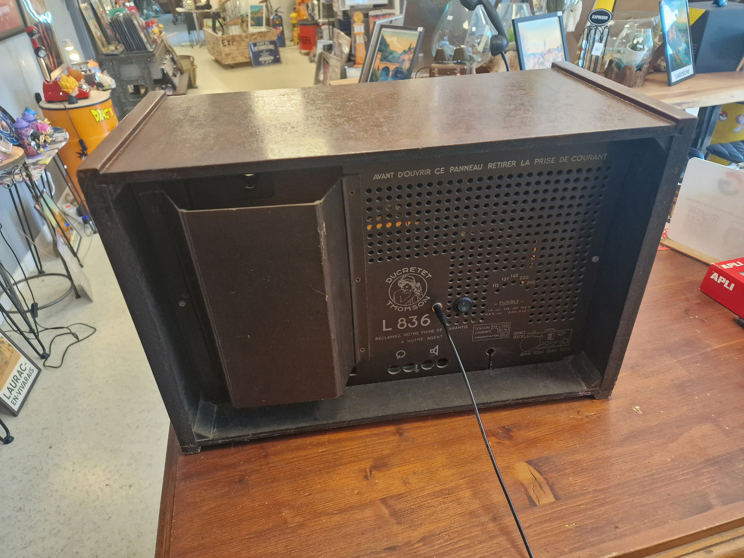 Radio Vintage Ducretet Thomson Bluetooth – Enceinte Bluetooth restaurée en Ardèche avec haut-parleur d'origine et rétroéclairage LED