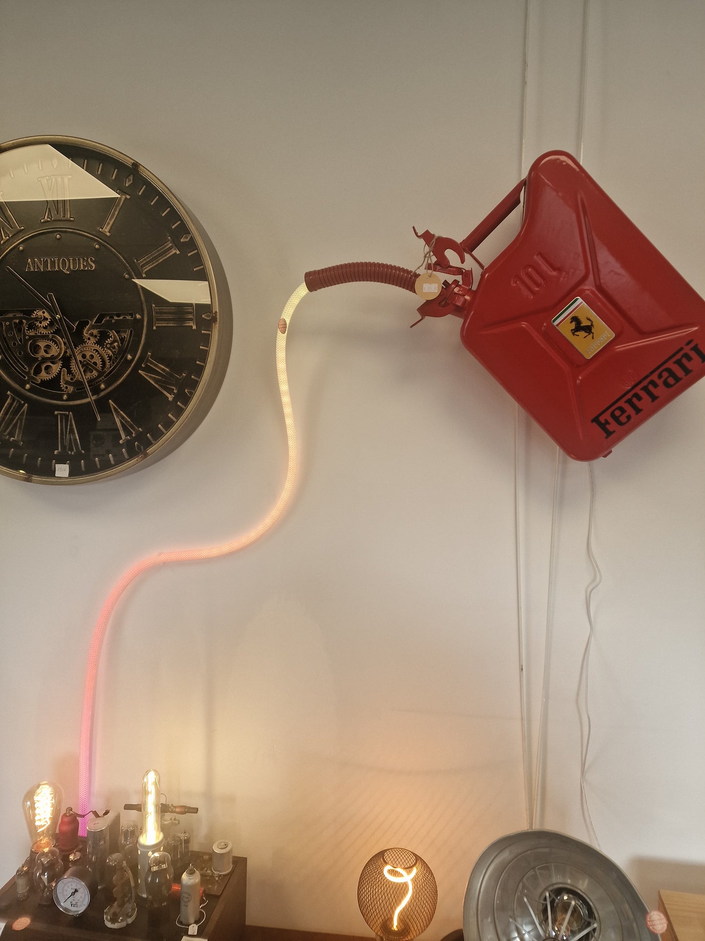 Lampe Jerrycan Ferrari – Luminaire Design RGB Fait Main