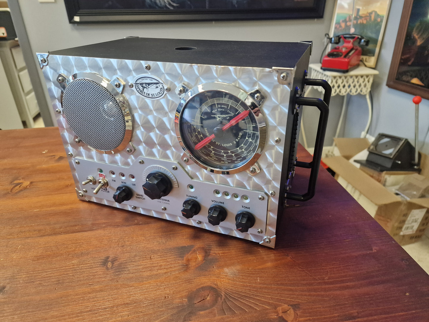 Enceinte Bluetooth 5.0 Vintage Dans Ancienne Radio Spirit Of St Louis