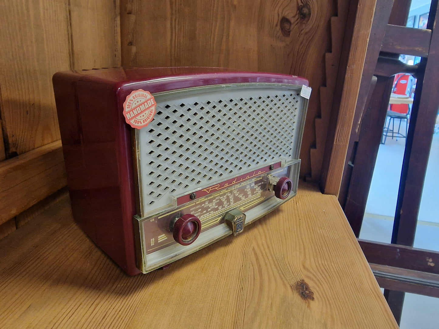Enceinte Bluetooth Vintage Radiola – Rétro-Éclairée & Rechargeable .ancienne radio