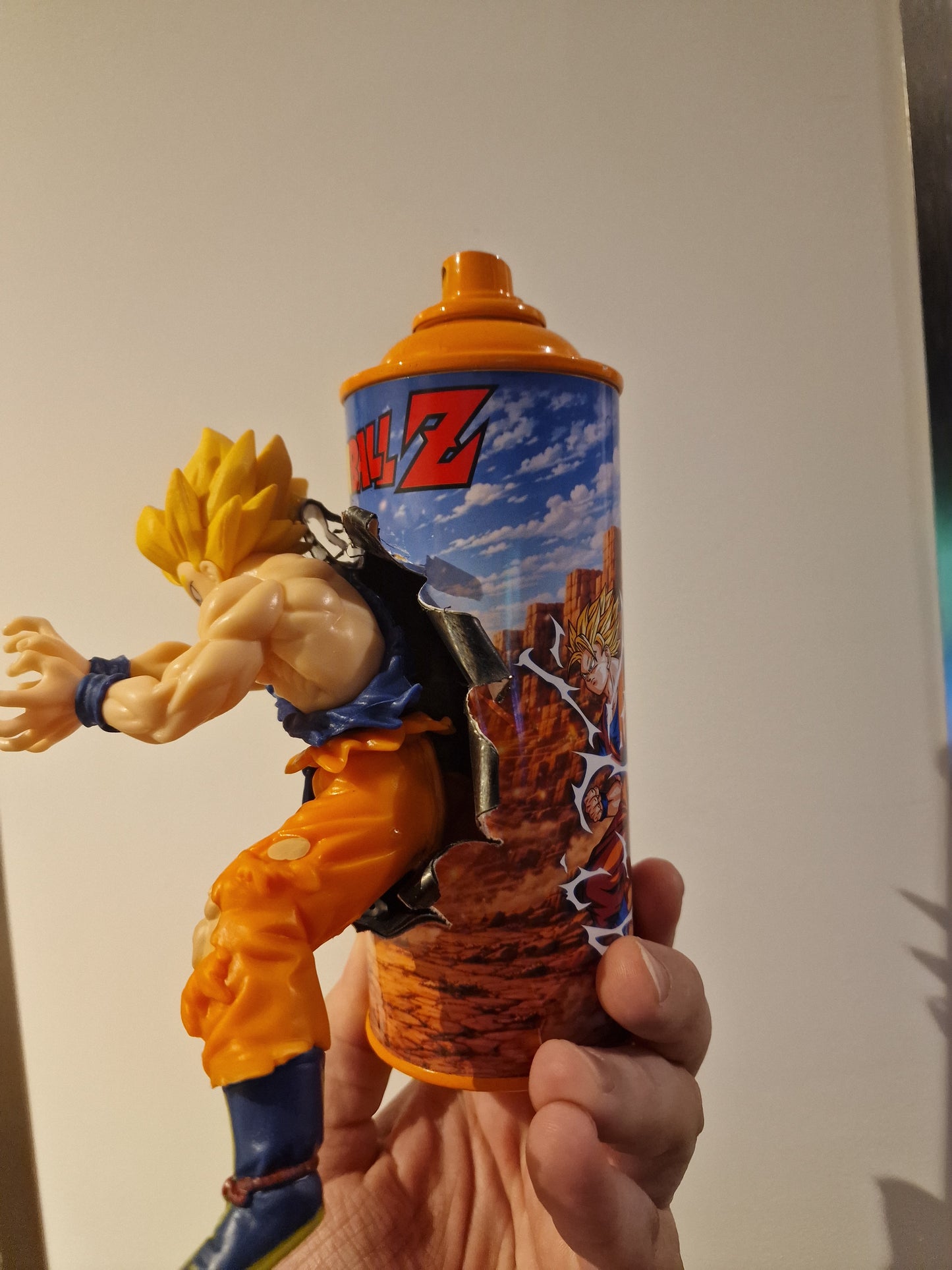 Bombe de peinture custom dragon ball z – Figurine sangoku pop culture artisanale