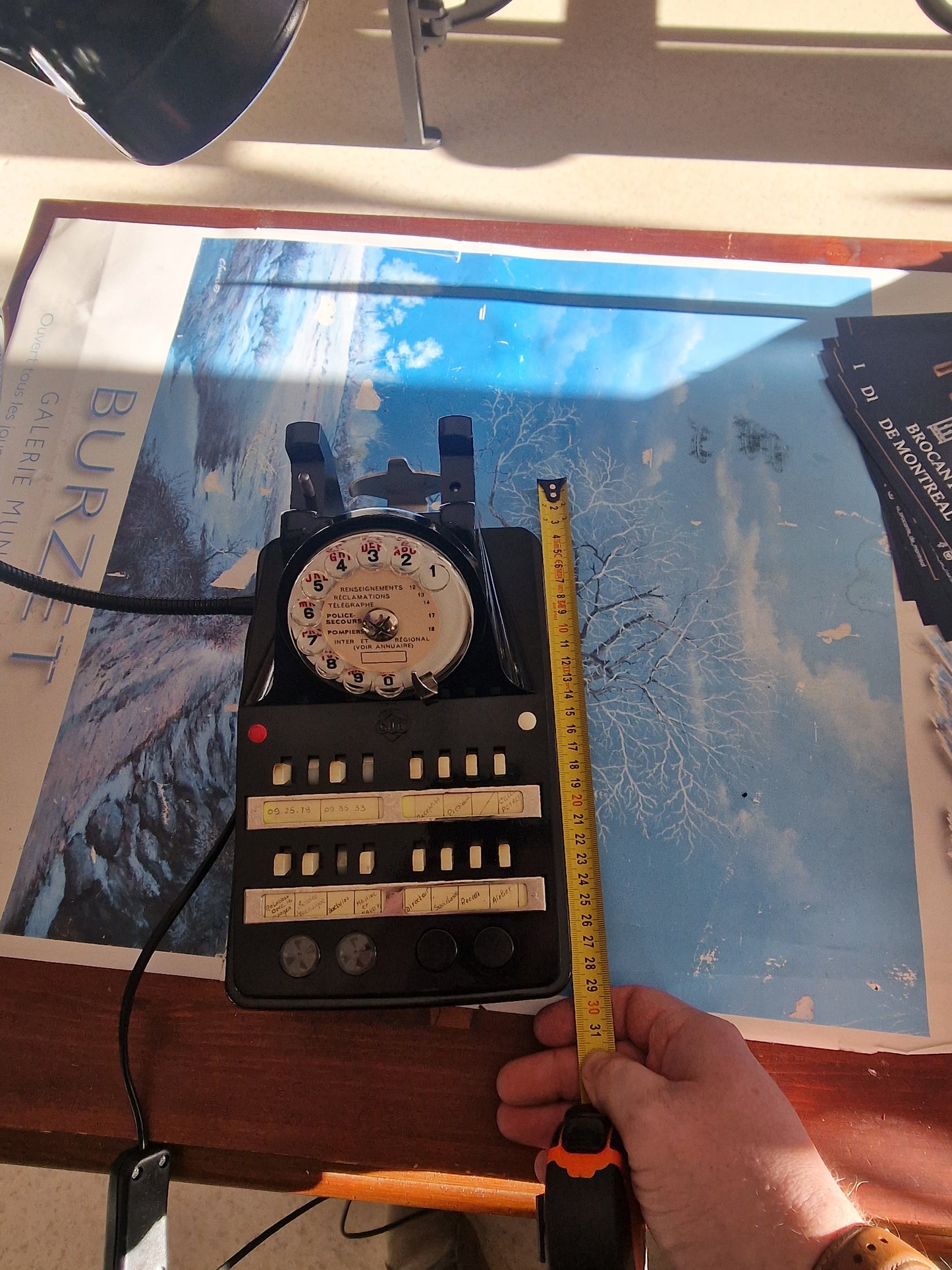 Lampe vintage upcyclée – téléphone  transformé en lampe design industrielle