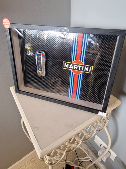 Cadre A4 – Clé Porsche Supercar Design Martini – Édition Limitée (10 exemplaires)