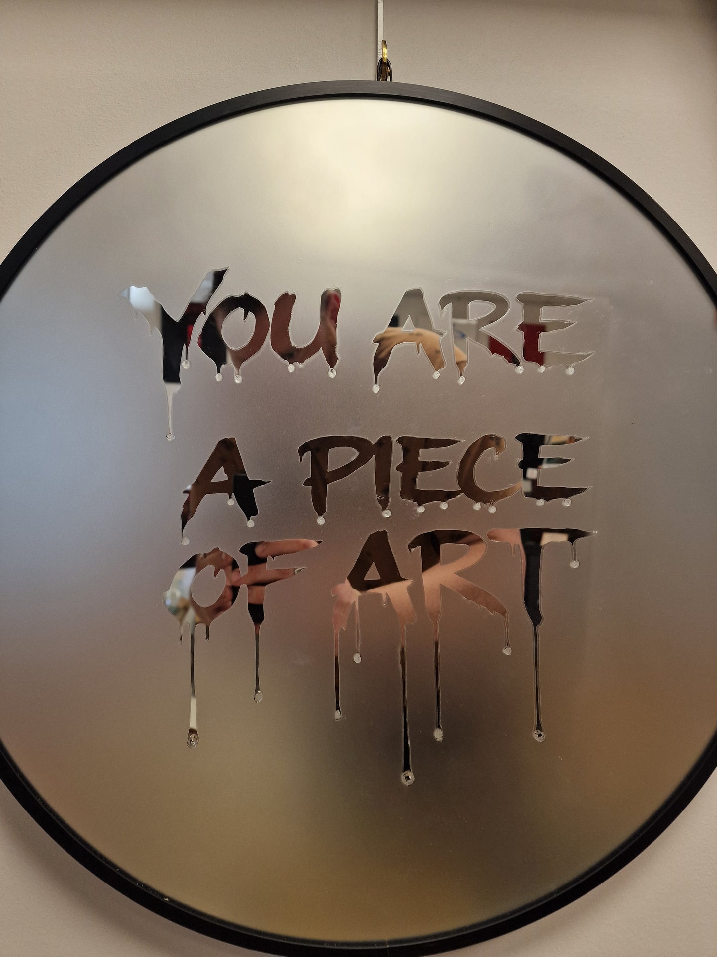 Miroir rond design artistique – “You Are A Piece Of Art” – Décoration murale originale style obscur
