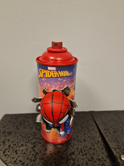 Bombe de peinture custom marvel – Figurine  little Spiderman pop culture artisanale