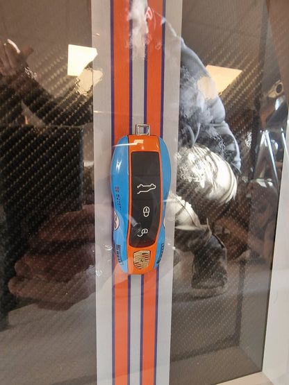 Cadre A4 – Clé Porsche Supercar Style Gulf – Édition Limitée avec Certificat