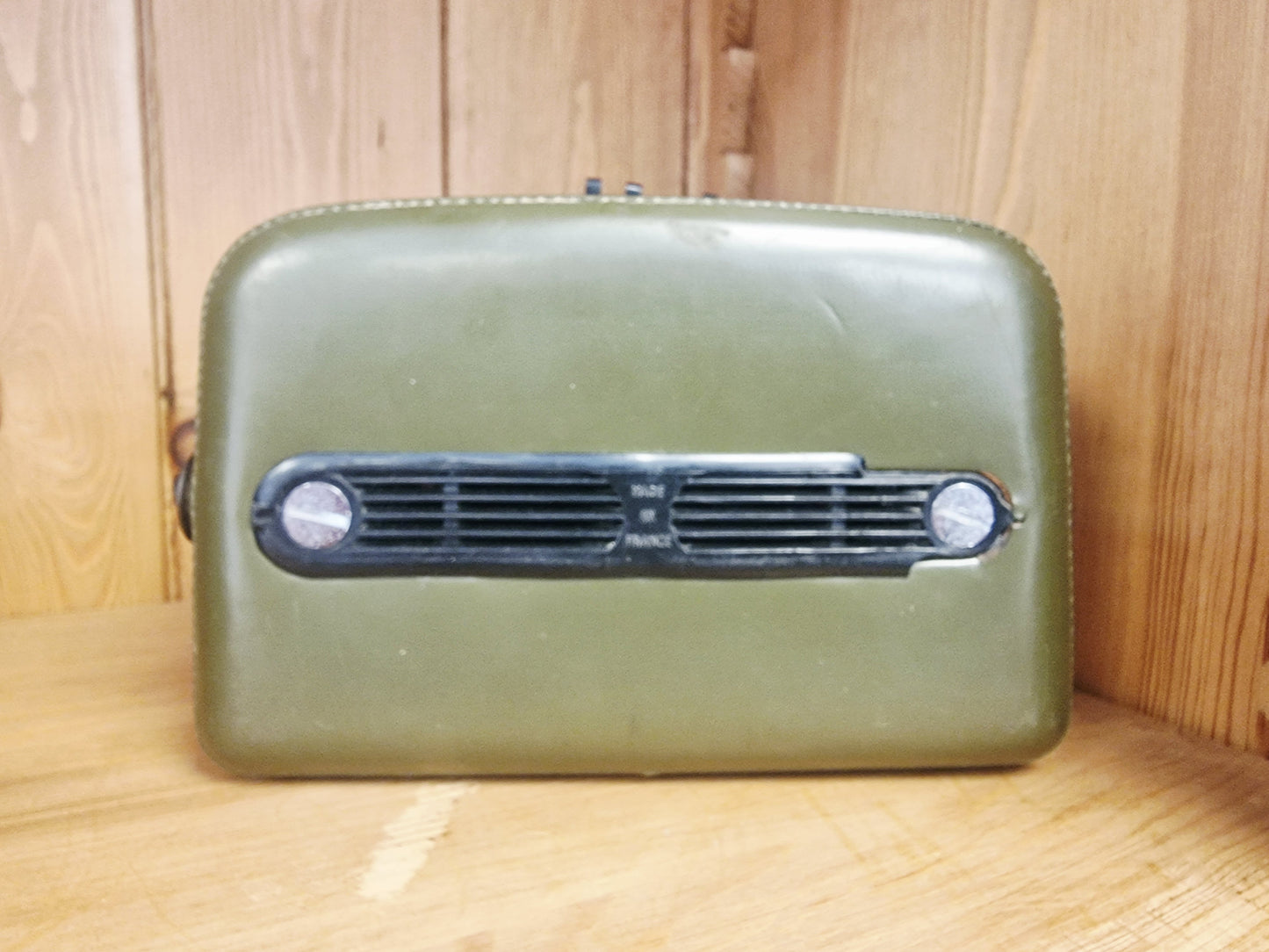 Radio Vintage Celard Rénovée – Enceinte Bluetooth Artisanale avec Batterie Rechargeable – Pièce Unique Made in Ardèche