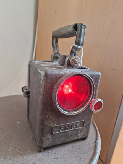 Lampe industrielle sncf vintage   – Création artisanale unique
