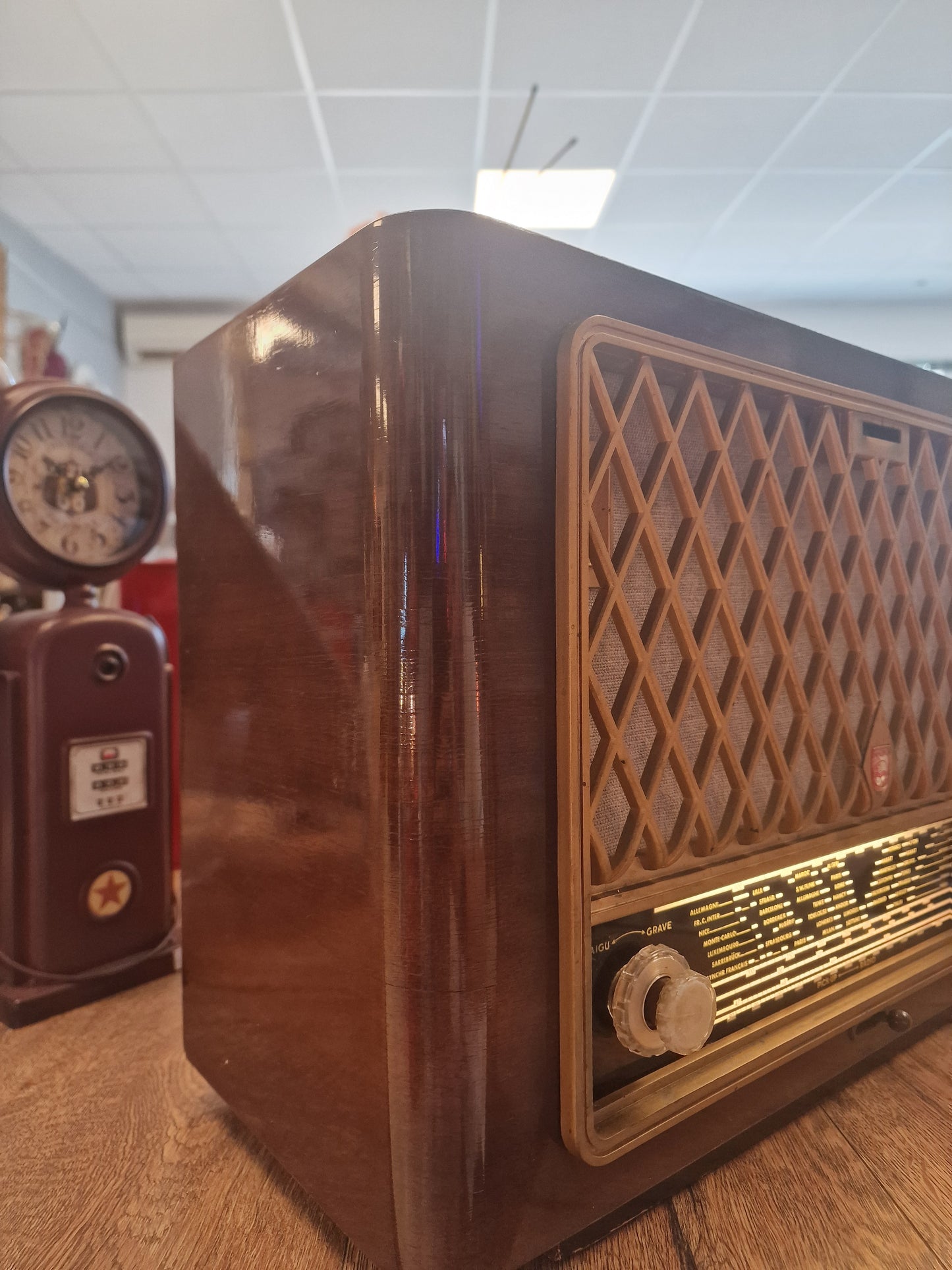 Radio ancienne Philips vintage transformée en enceinte Bluetooth – Poste TSF rétro lumineux – Pièce unique