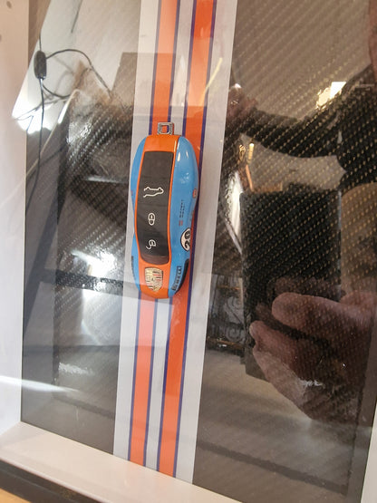 Cadre A4 – Clé Porsche Supercar Style Gulf – Édition Limitée avec Certificat