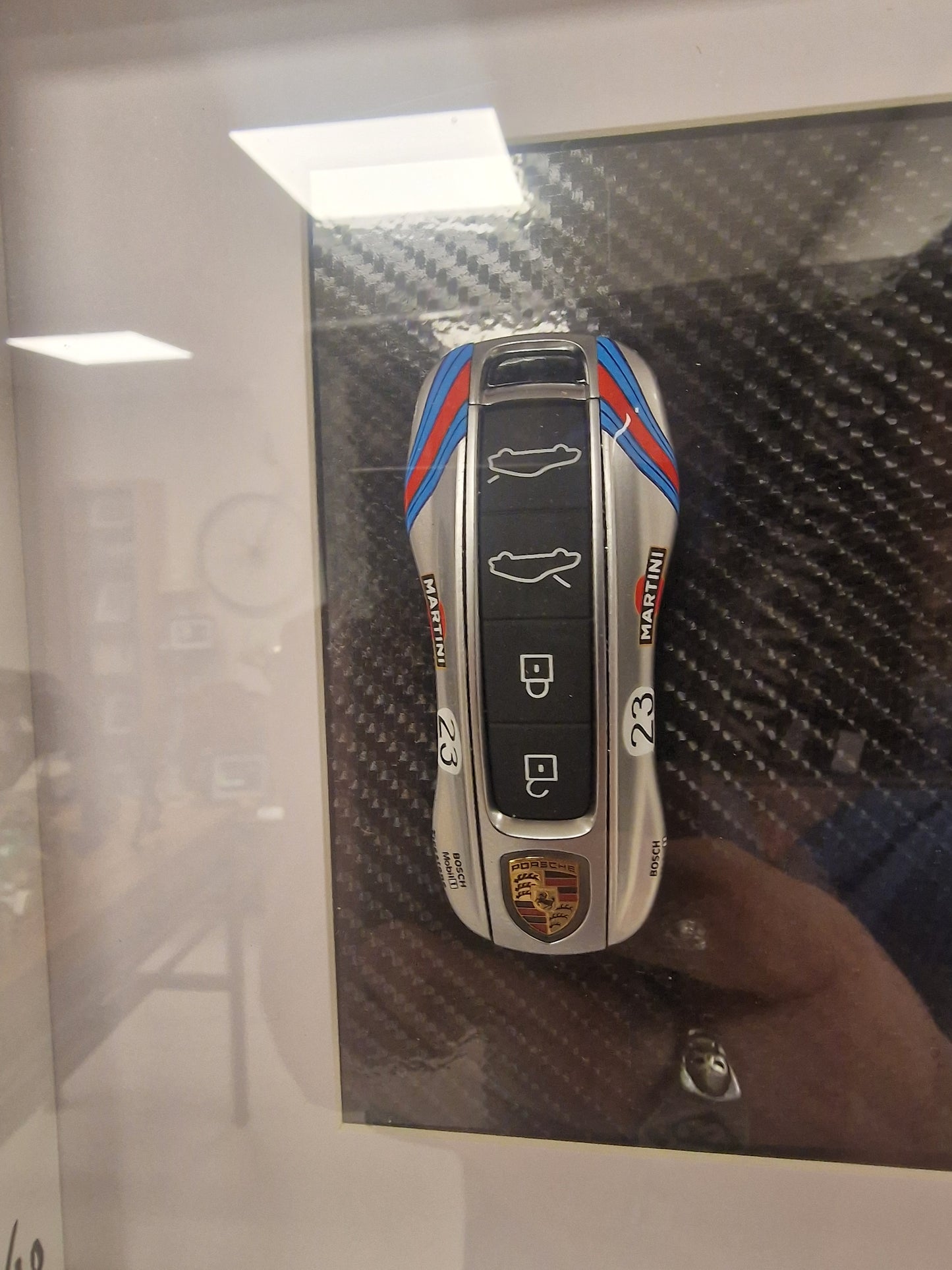Cadre A4 – Clé Porsche Supercar Design Martini – Édition Limitée (10 exemplaires)