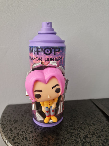 Bombe de peinture custom  – Figurine  romance Kpop demon hunter pop culture artisanale