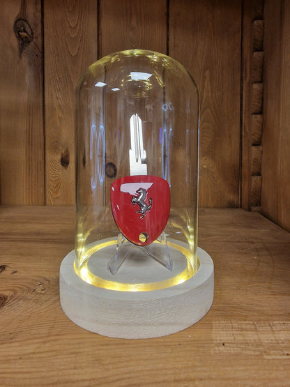 Clé Ferrari Sous Cloche LED – Objet de Collection Automobile