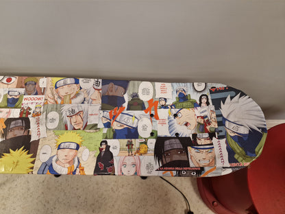 Table d’Appoint Naruto en Planche de Skate – Tabouret Manga Artisanal