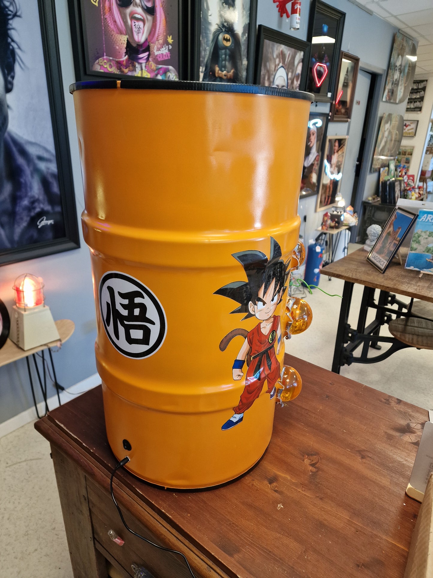 Table d'appoint Dragon Ball Z Shenron – Bidon 60L fait main avec 7 Boules de Cristal