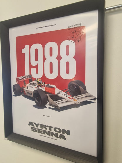 Cadre décoratif Ayrton Senna – McLaren Honda MP4/4 saison 1988 (Formats 40 × 50 cm et A3)