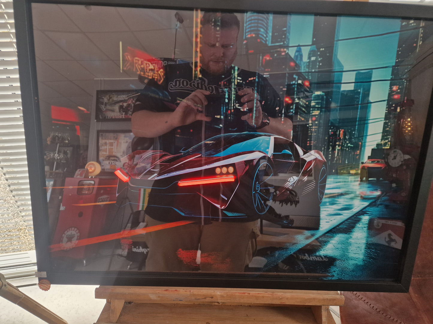 Cadre voiture futuriste 54×74 avec néons rouges – Voiture cyberpunk – Création artisanale Ardèche