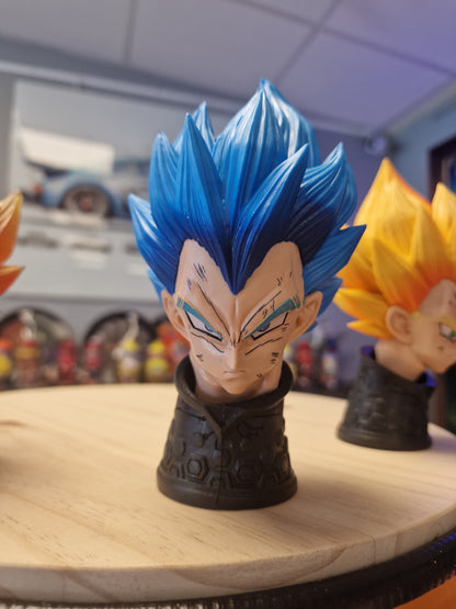 Table d’appoint Dragon Ball Z avec Végéta – Bidon métal custom 60L transformé en meuble design geek.