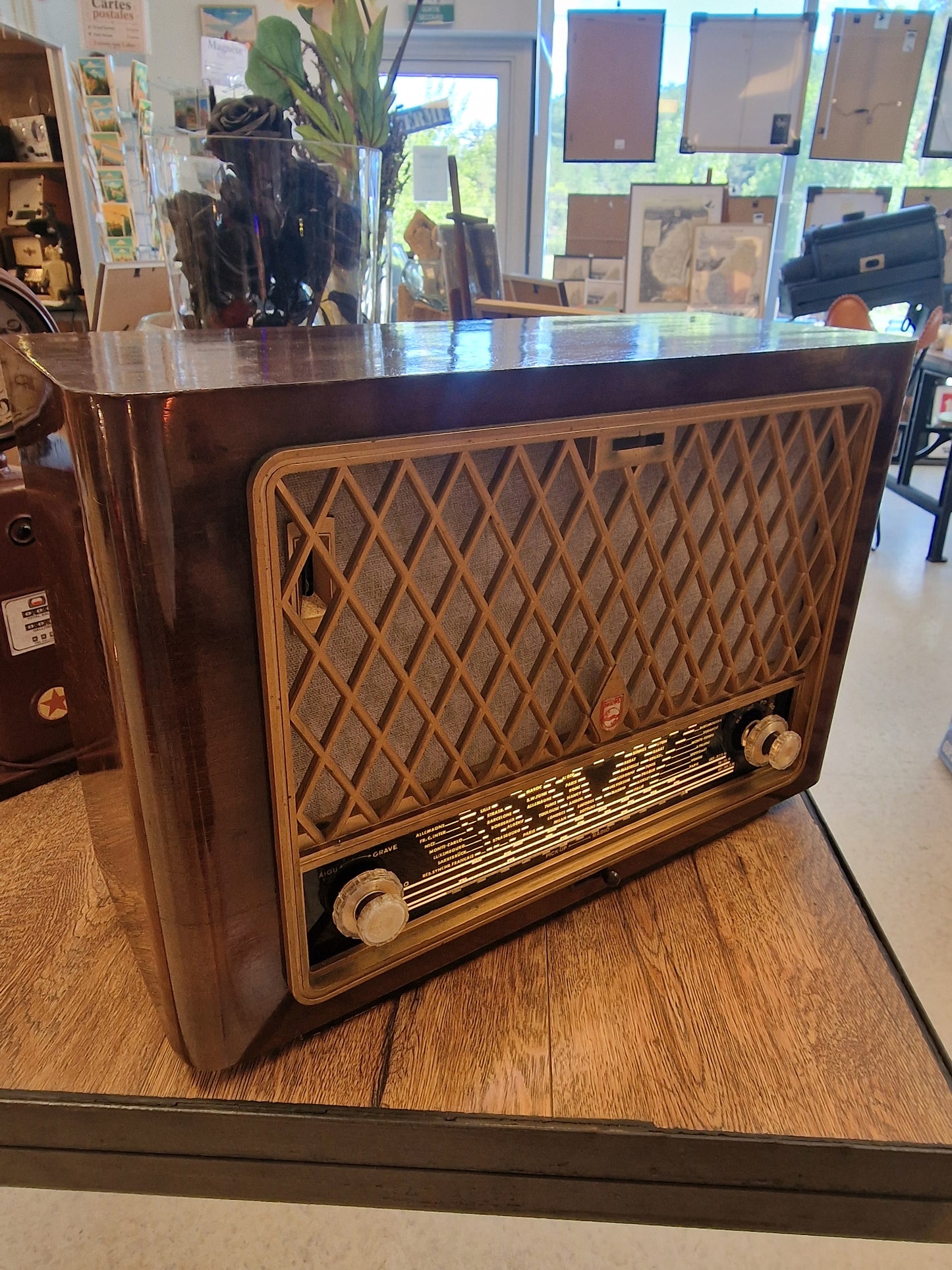 Radio ancienne Philips vintage transformée en enceinte Bluetooth – Poste TSF rétro lumineux – Pièce unique