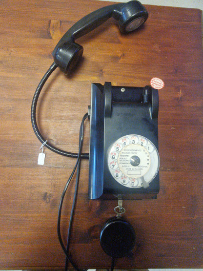 Lampe  téléphone Design en Lévitation – Réalisée à partir d’un Ancien Téléphone Murale (Fabrication Ardèche)