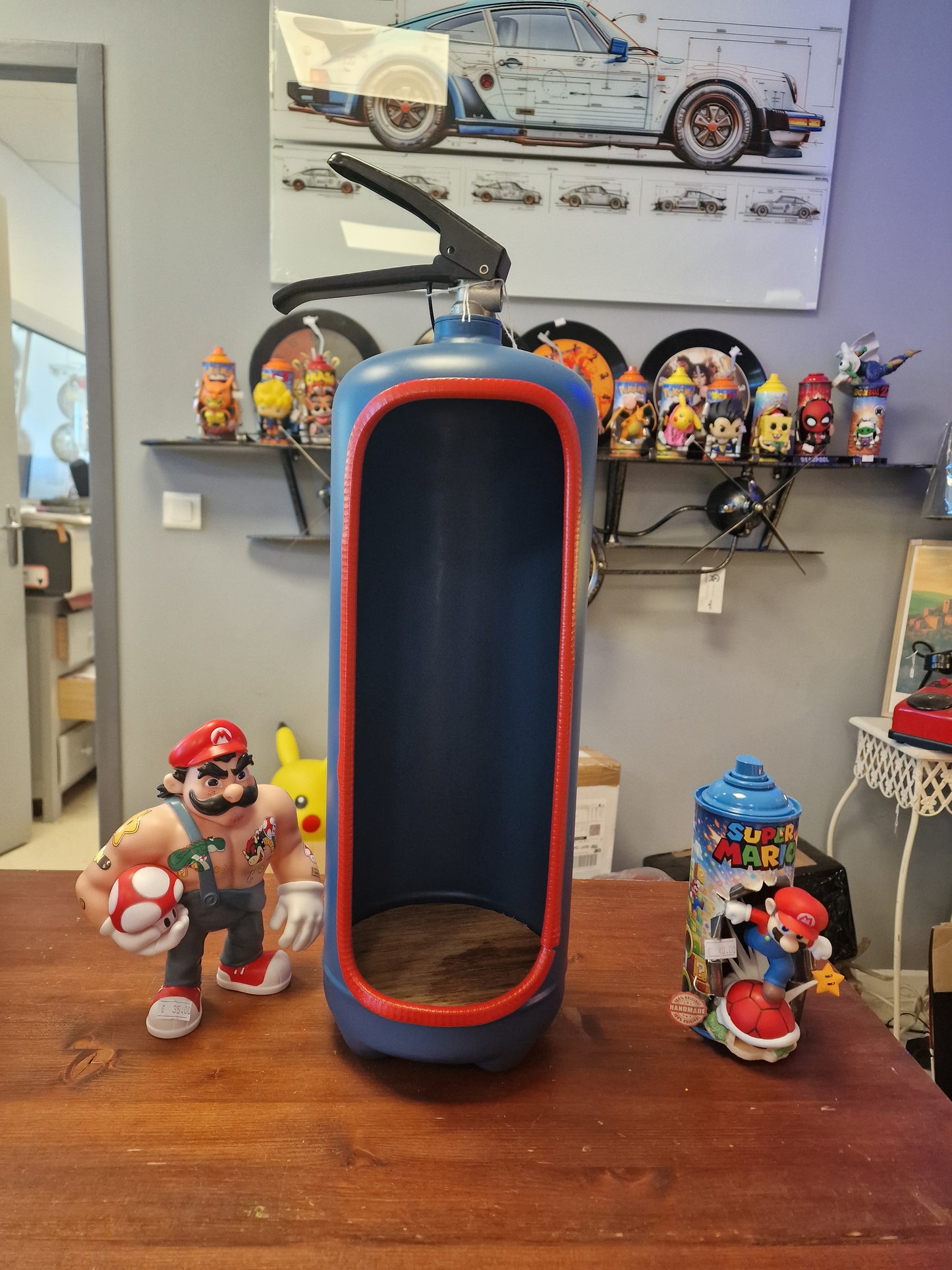 Extincteur Custom Super Mario – Objet de décoration avec rangement secret pour bouteille