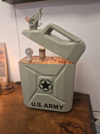 Lampe jerrican US Army artisanale – Lampe briquet vintage en métal – Création unique Made in Ardèche