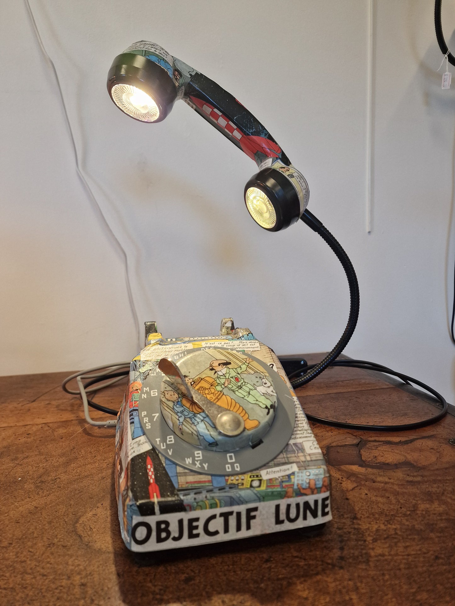 Lampe Téléphone Vintage upcycling Tintin Objectif Lune