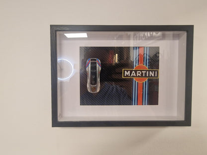 Cadre A4 – Clé Porsche Supercar Design Martini – Édition Limitée (10 exemplaires)