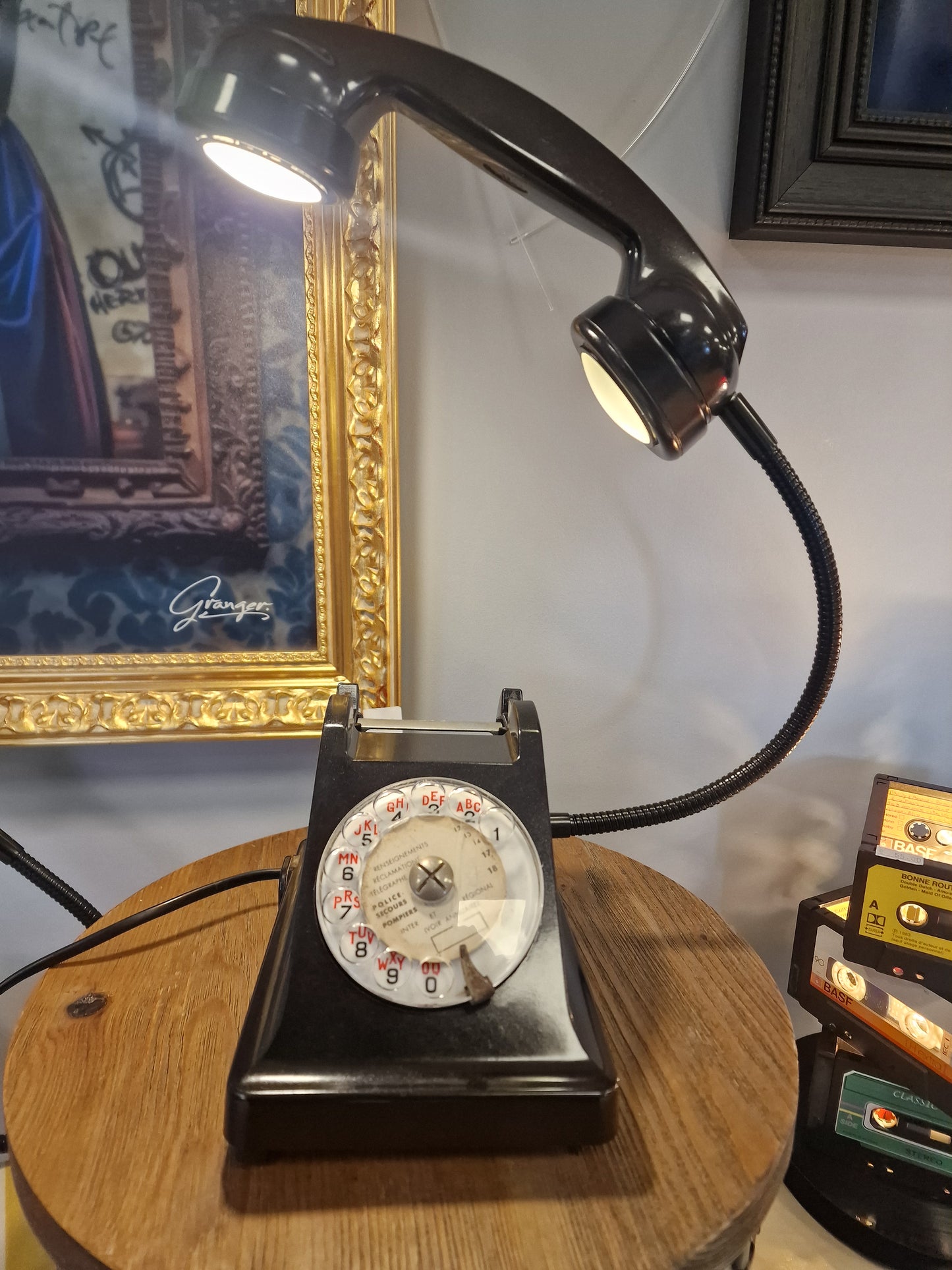 Lampe vintage upcyclée – téléphone  transformé en lampe industrielle