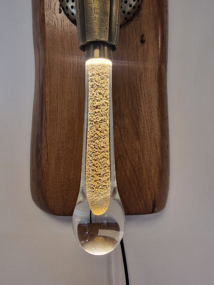 Lampe Murale Artisanale design en Robinet de Vigneron & Bois d’Acacia – Ampoule Goutte d’Eau (Ardèche)